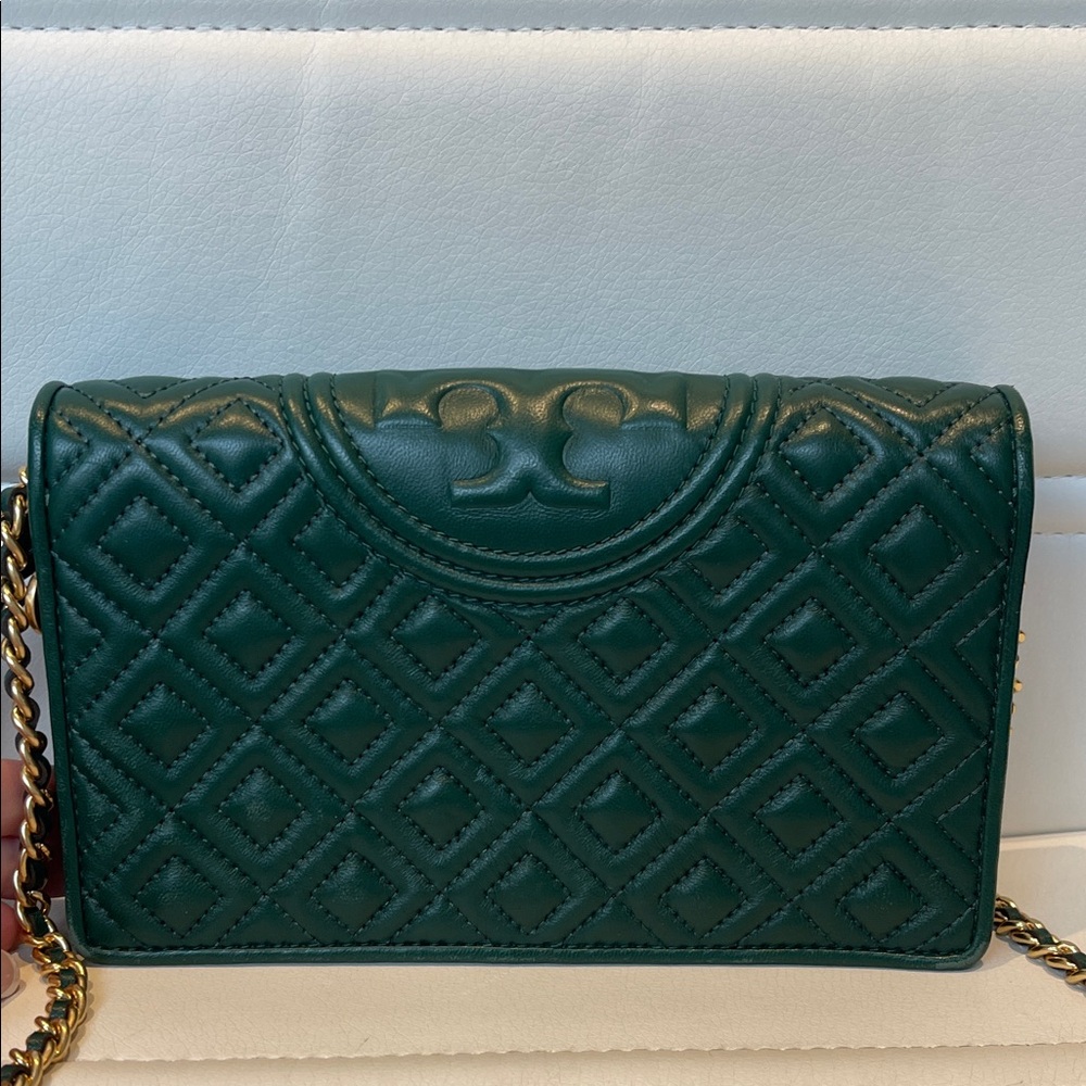 NWT Elegant Green Quilted Chain Crossbody Bag - Picture 5 of 9